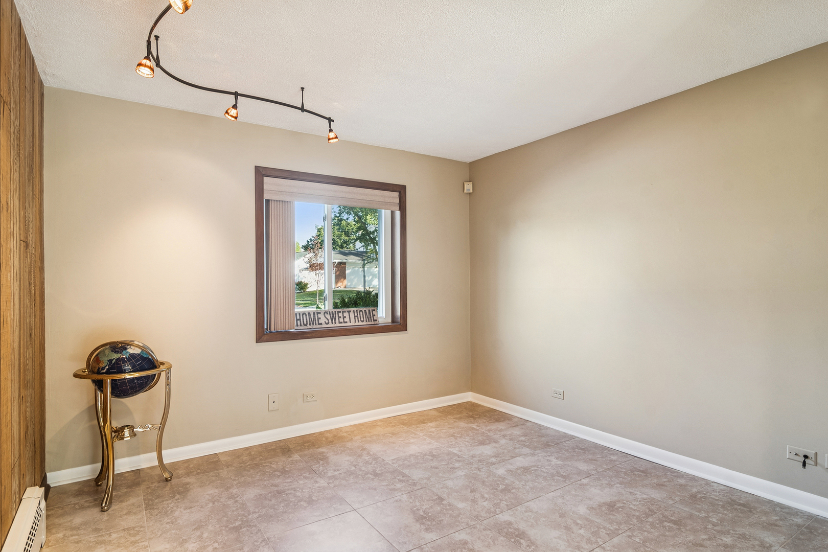 450 Little Path Road, Des Plaines, IL 60016