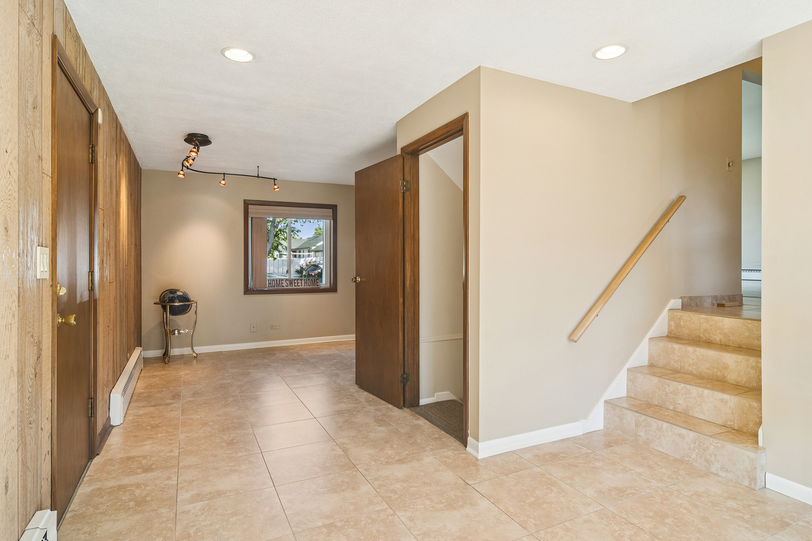 450 Little Path Road, Des Plaines, IL 60016