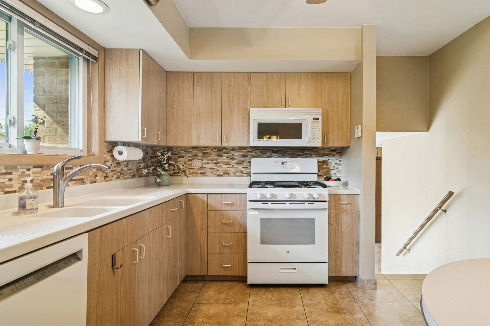 450 Little Path Road, Des Plaines, IL 60016
