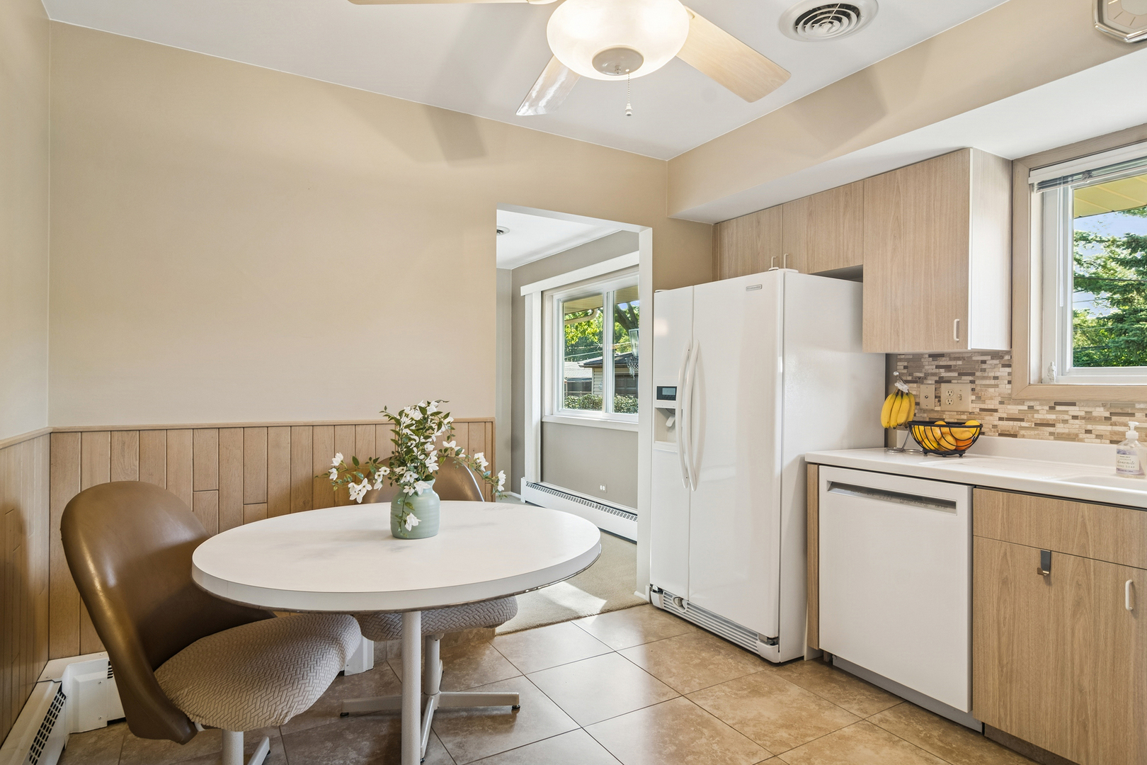 450 Little Path Road, Des Plaines, IL 60016