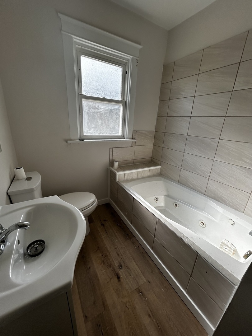 1041 W 104th Place, Chicago, IL 60643