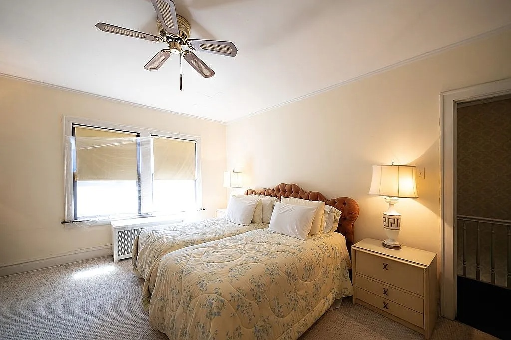 10247 S Bell Avenue, Chicago, IL 60643