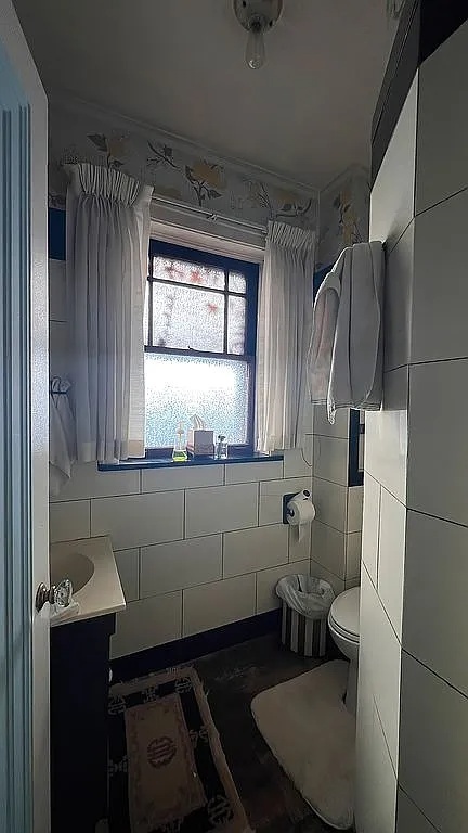 10247 S Bell Avenue, Chicago, IL 60643