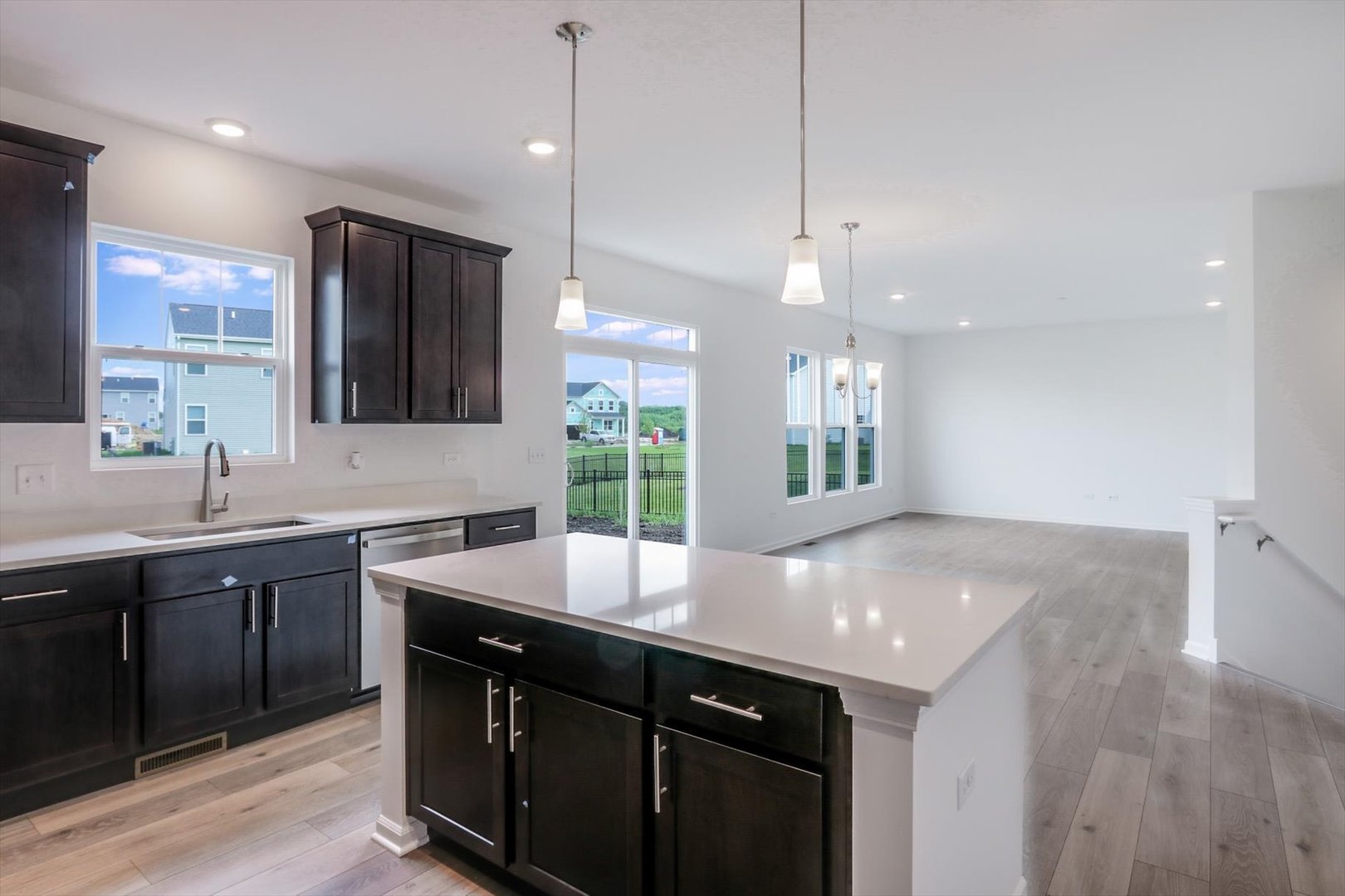 163 Piper Glen Avenue, Oswego, IL 60543