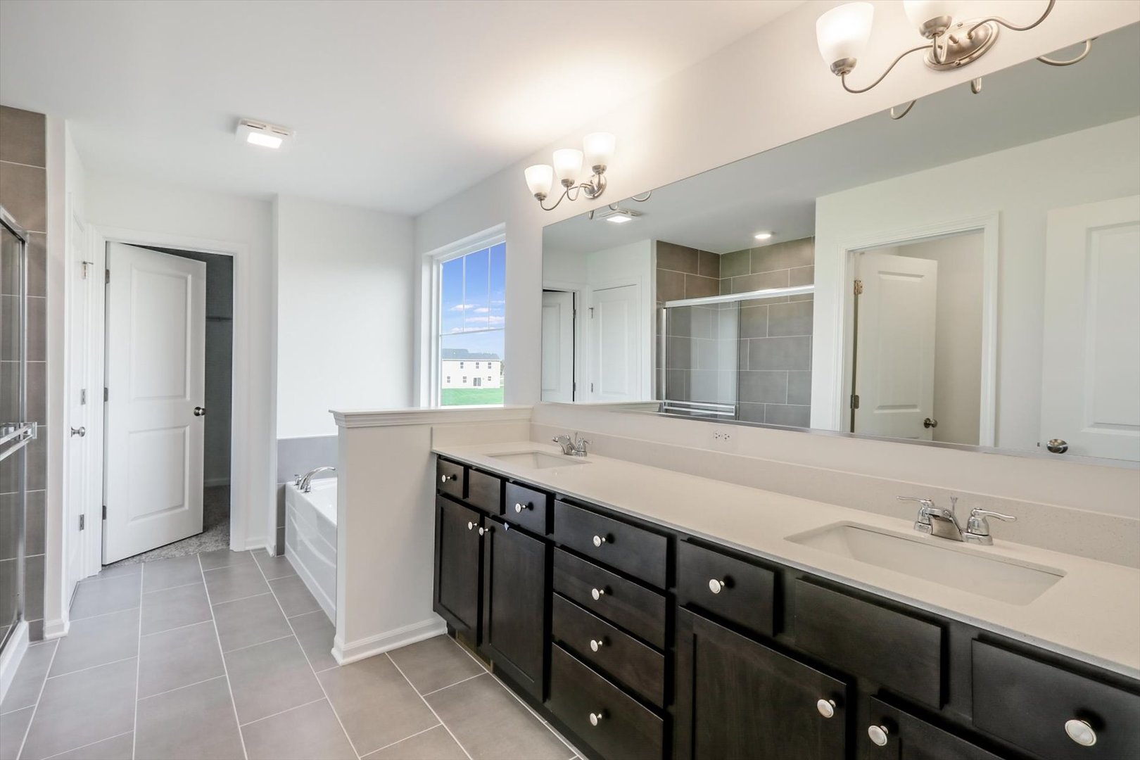 163 Piper Glen Avenue, Oswego, IL 60543