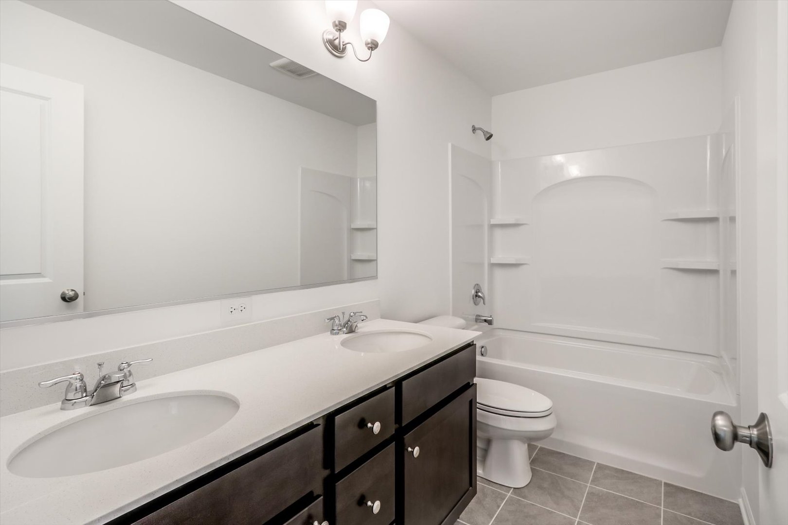 163 Piper Glen Avenue, Oswego, IL 60543