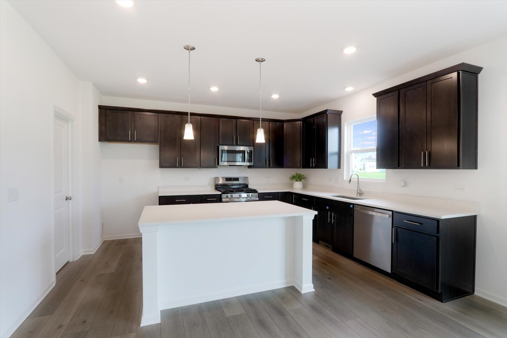 163 Piper Glen Avenue, Oswego, IL 60543