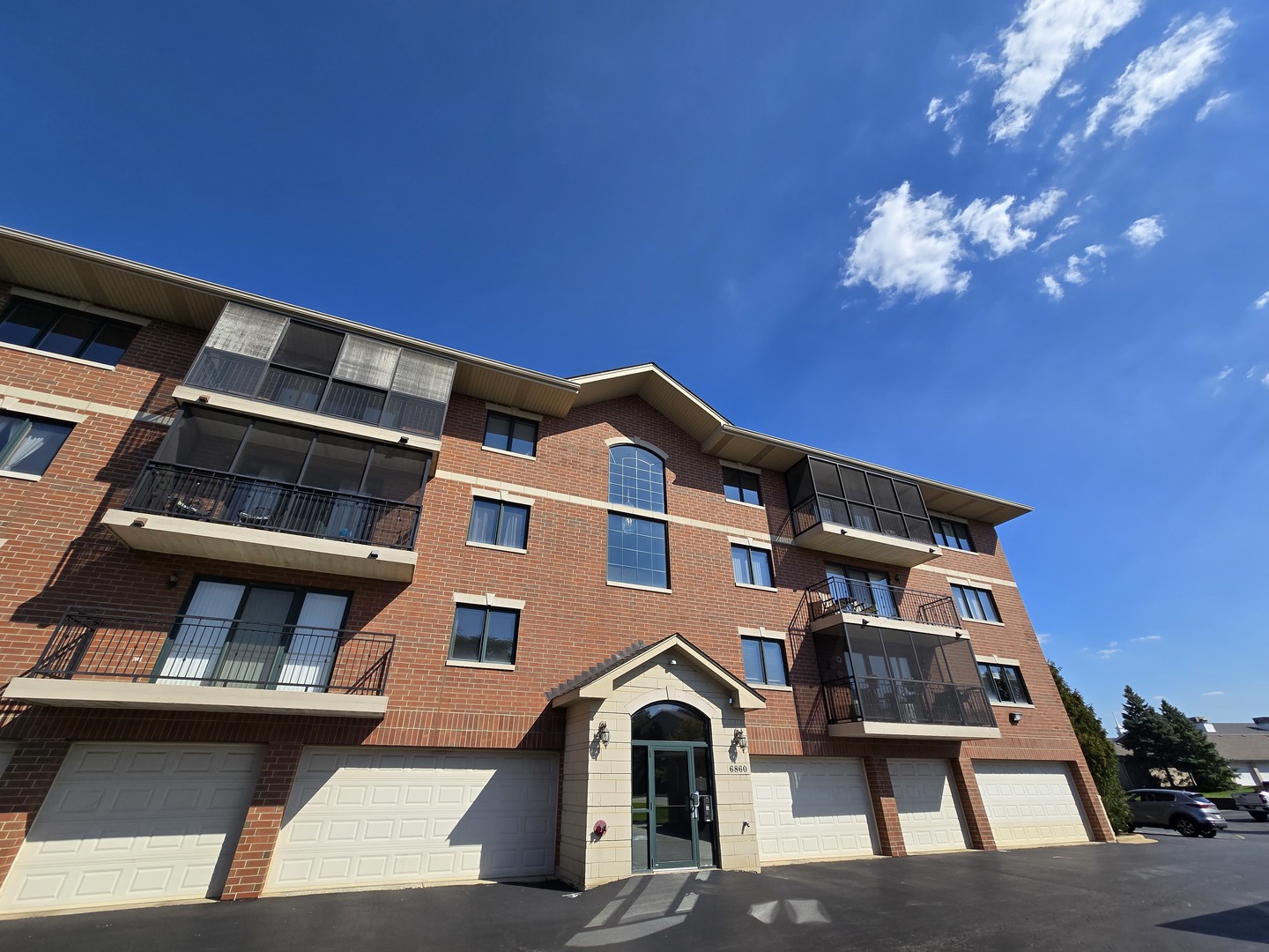 6860 Winding Trail #204, Oak Forest, IL 60452