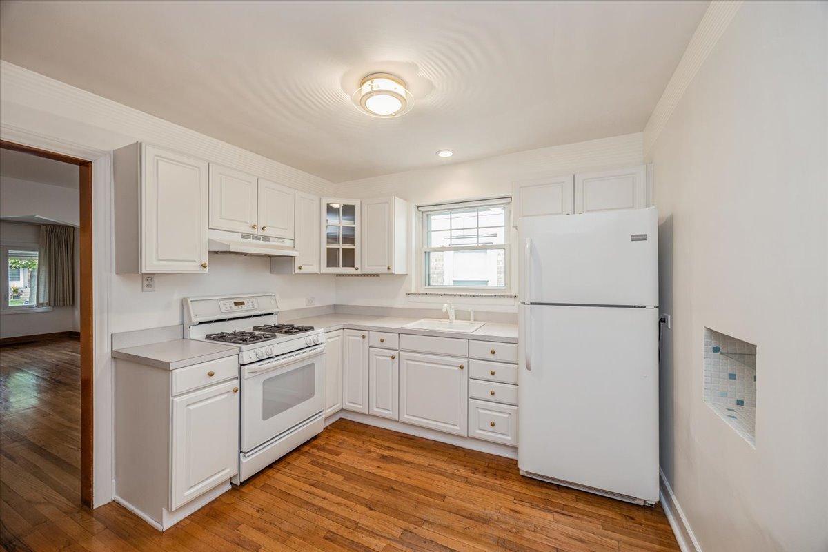 5141 S Merrimac Avenue, Chicago, IL 60638