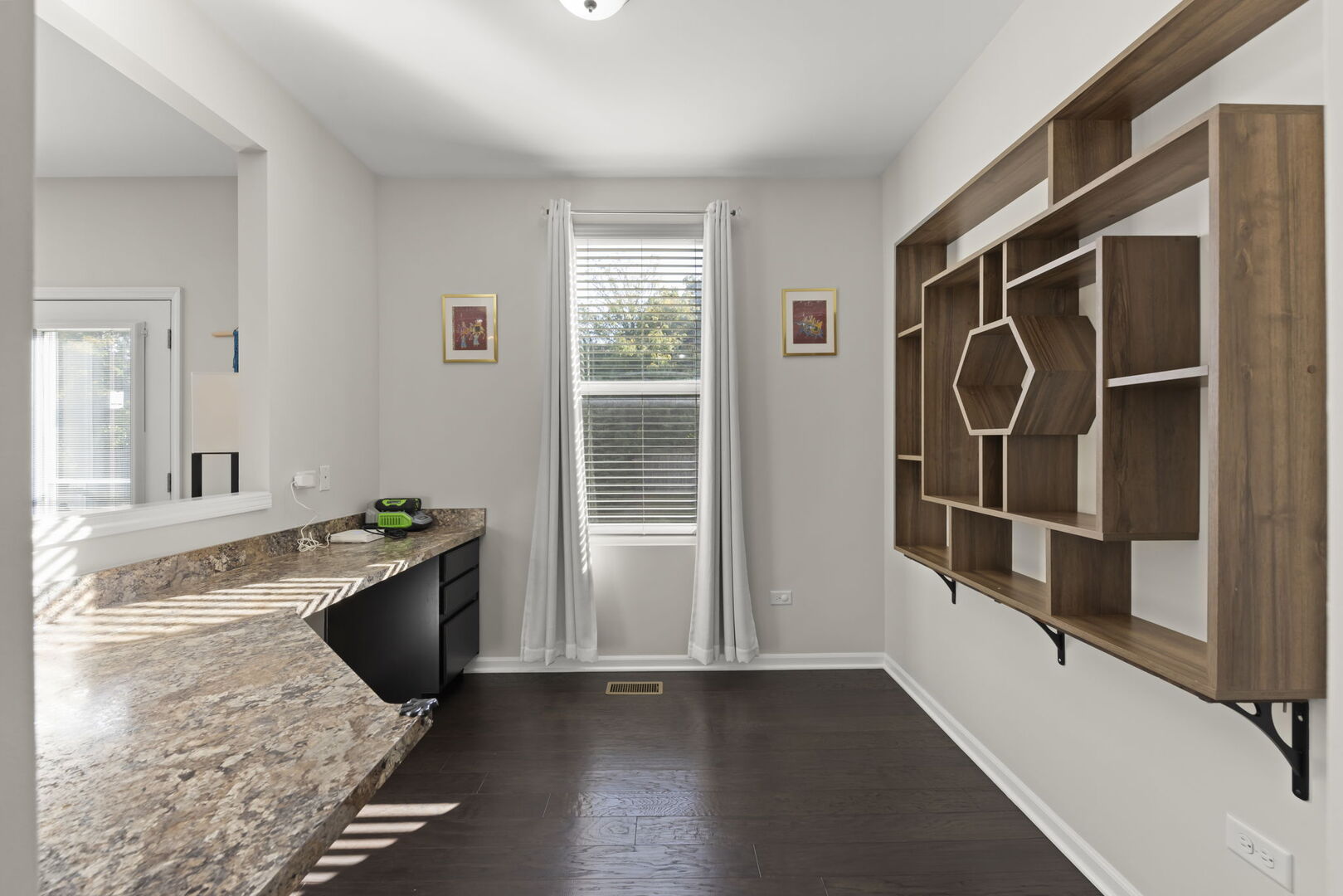 1444 Bayou Path Drive, Naperville, IL 60563