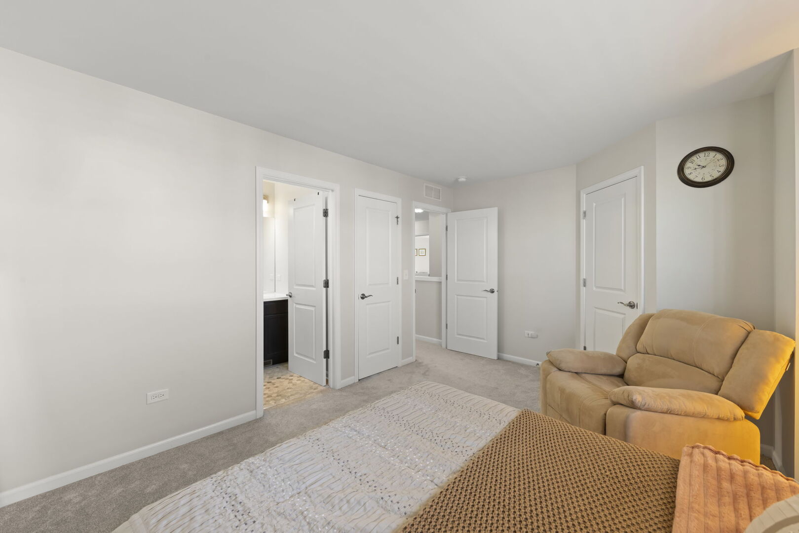 1444 Bayou Path Drive, Naperville, IL 60563