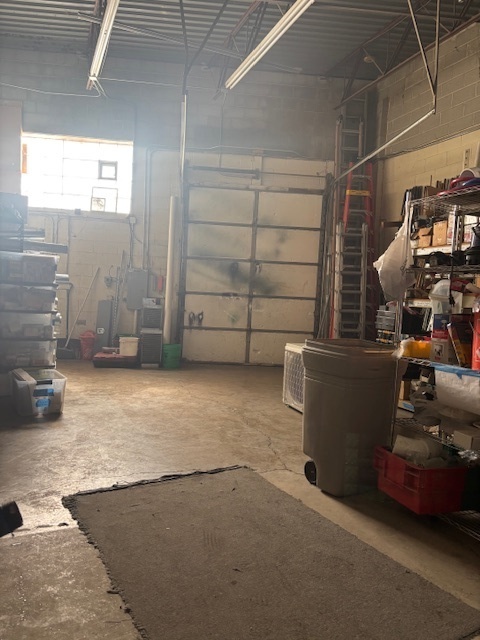 420 W Stone Road #1A-1B, Villa Park, IL 60181