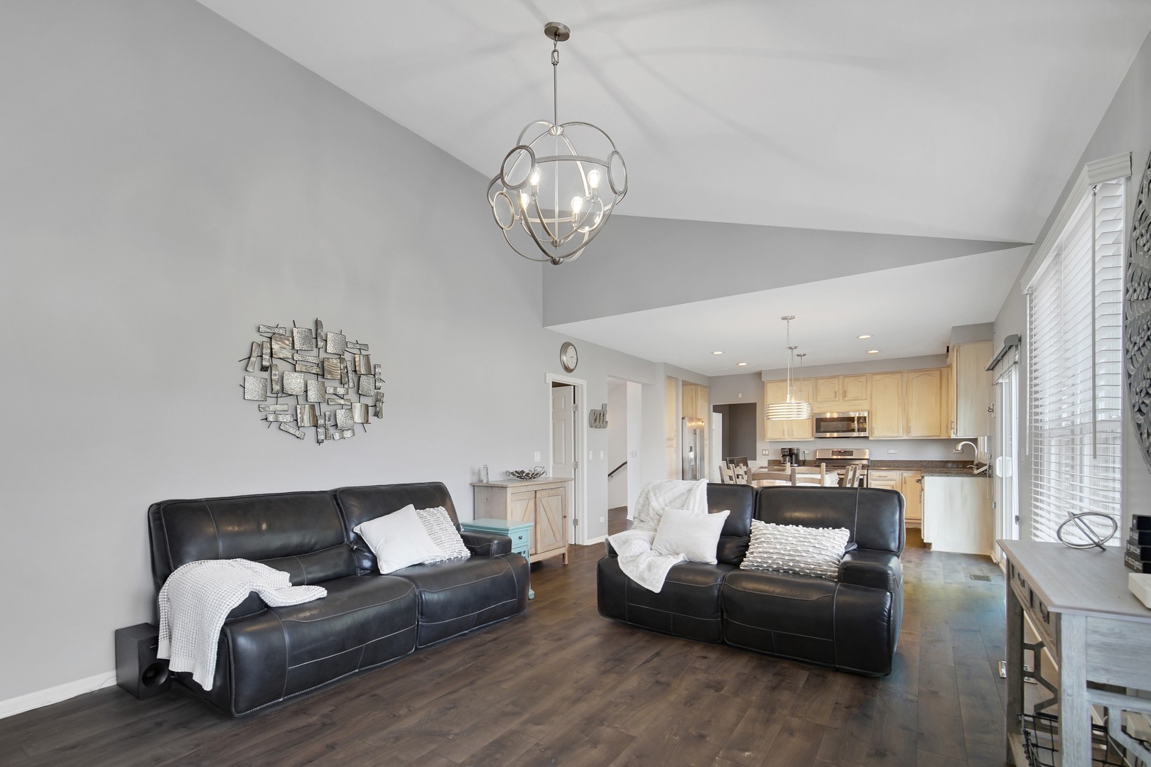 35 CHARLES Court, Vernon Hills, IL 60061