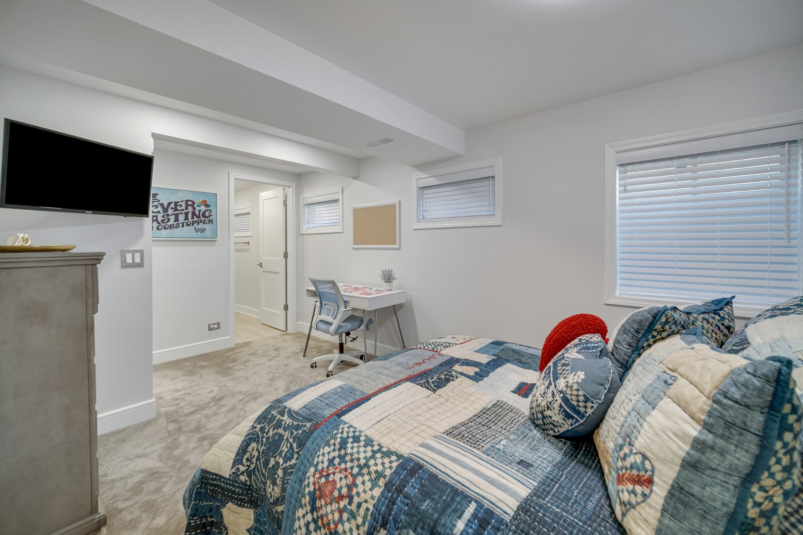 35 CHARLES Court, Vernon Hills, IL 60061