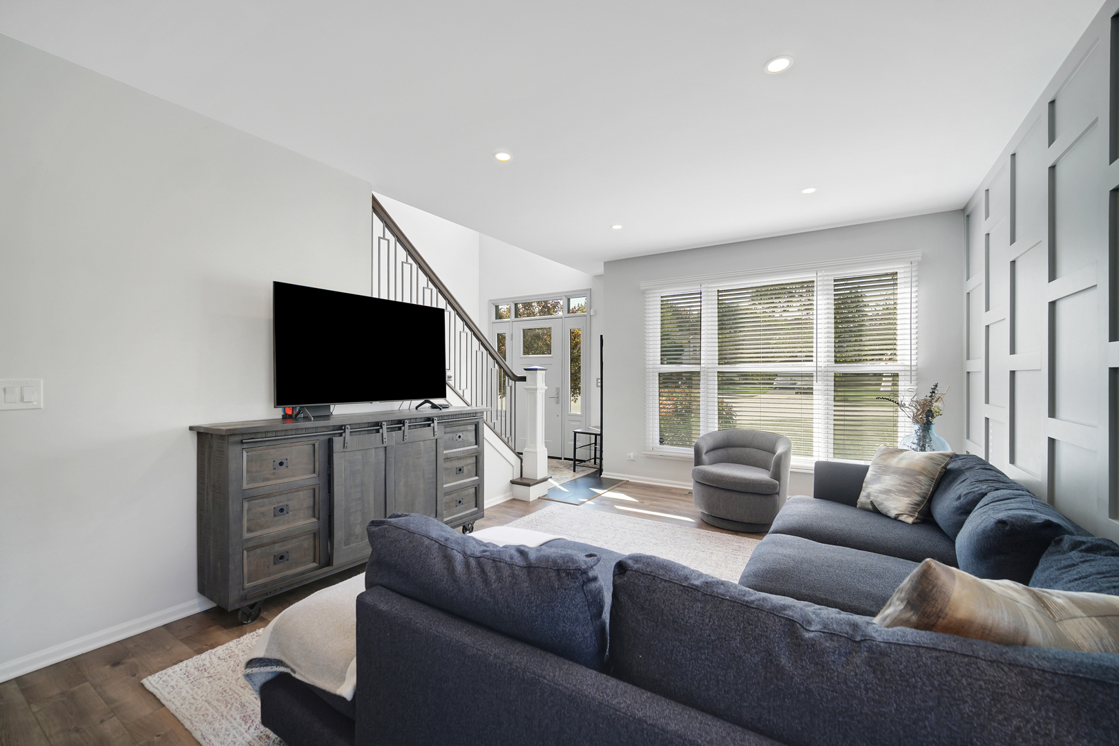 35 CHARLES Court, Vernon Hills, IL 60061