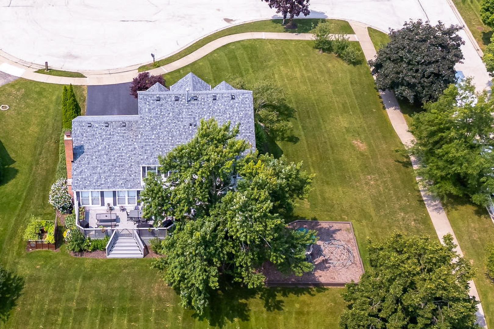 35 CHARLES Court, Vernon Hills, IL 60061