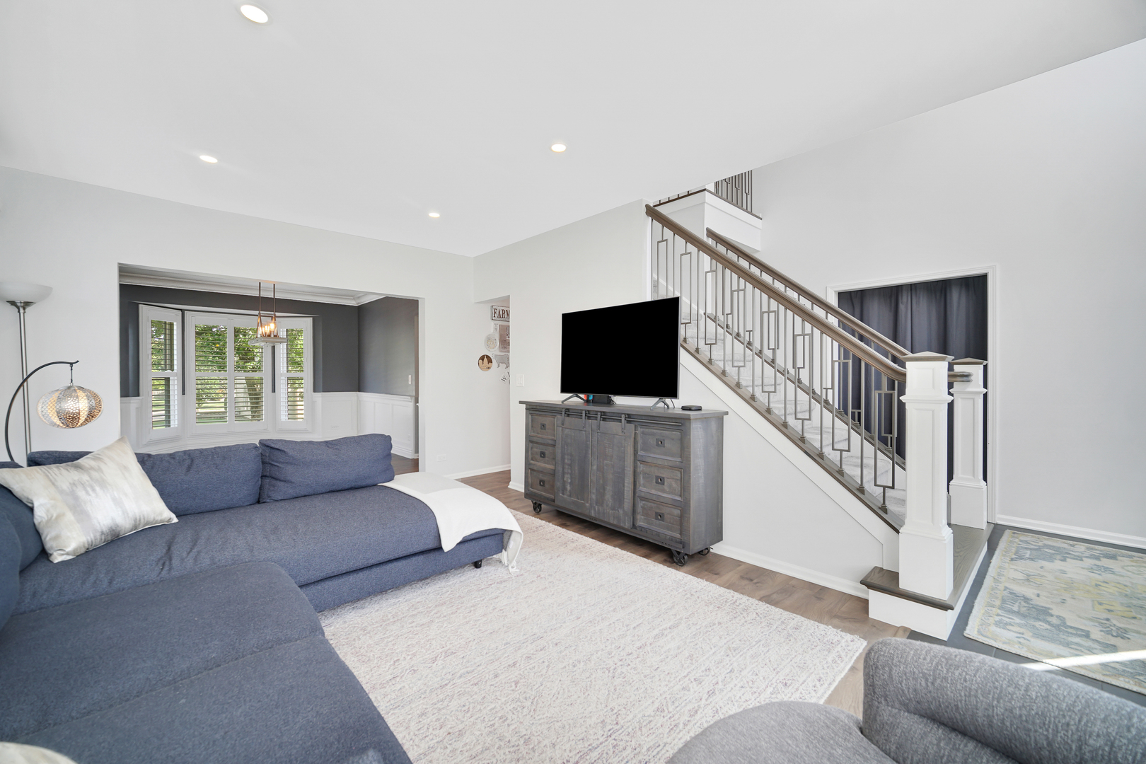 35 CHARLES Court, Vernon Hills, IL 60061