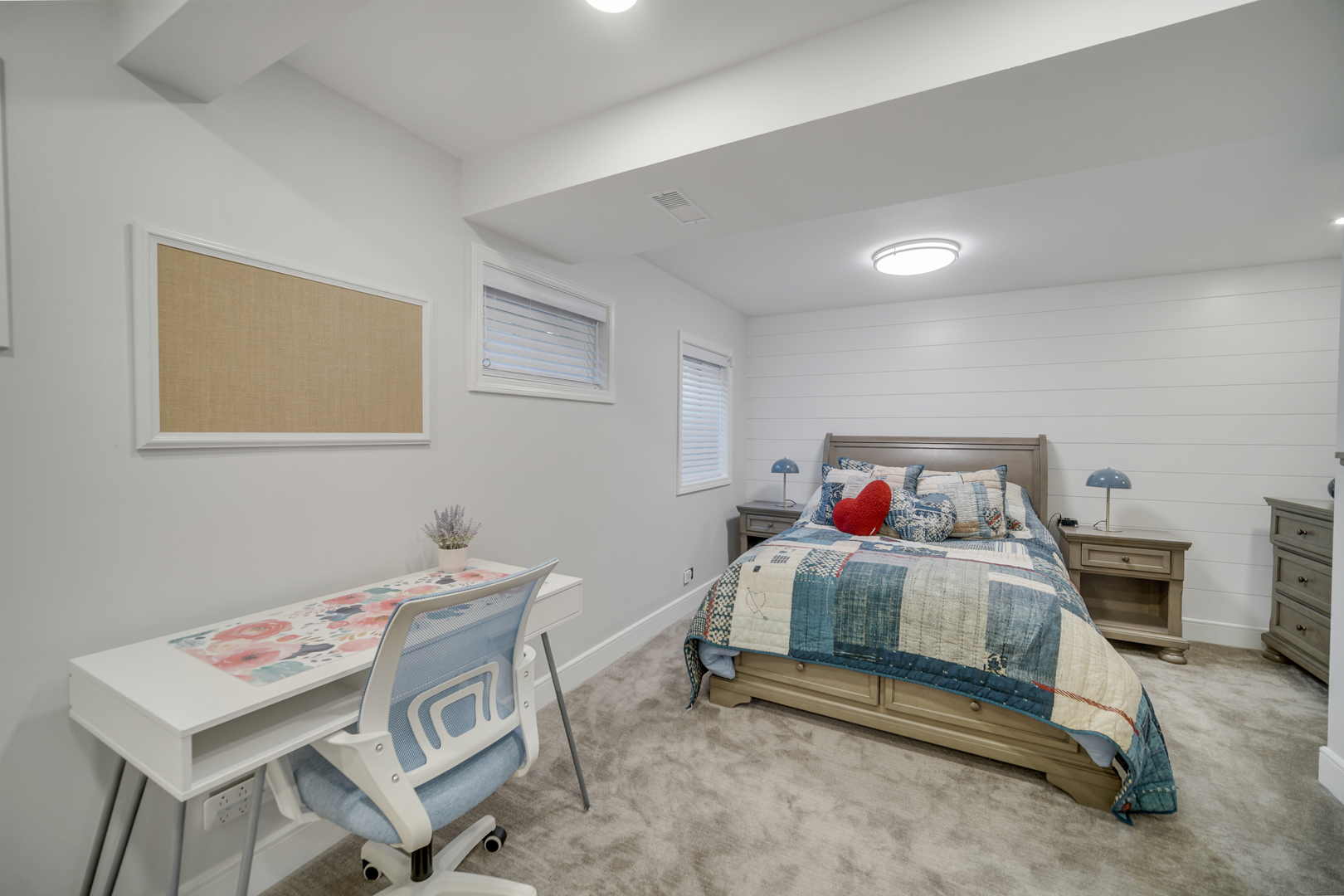 35 CHARLES Court, Vernon Hills, IL 60061