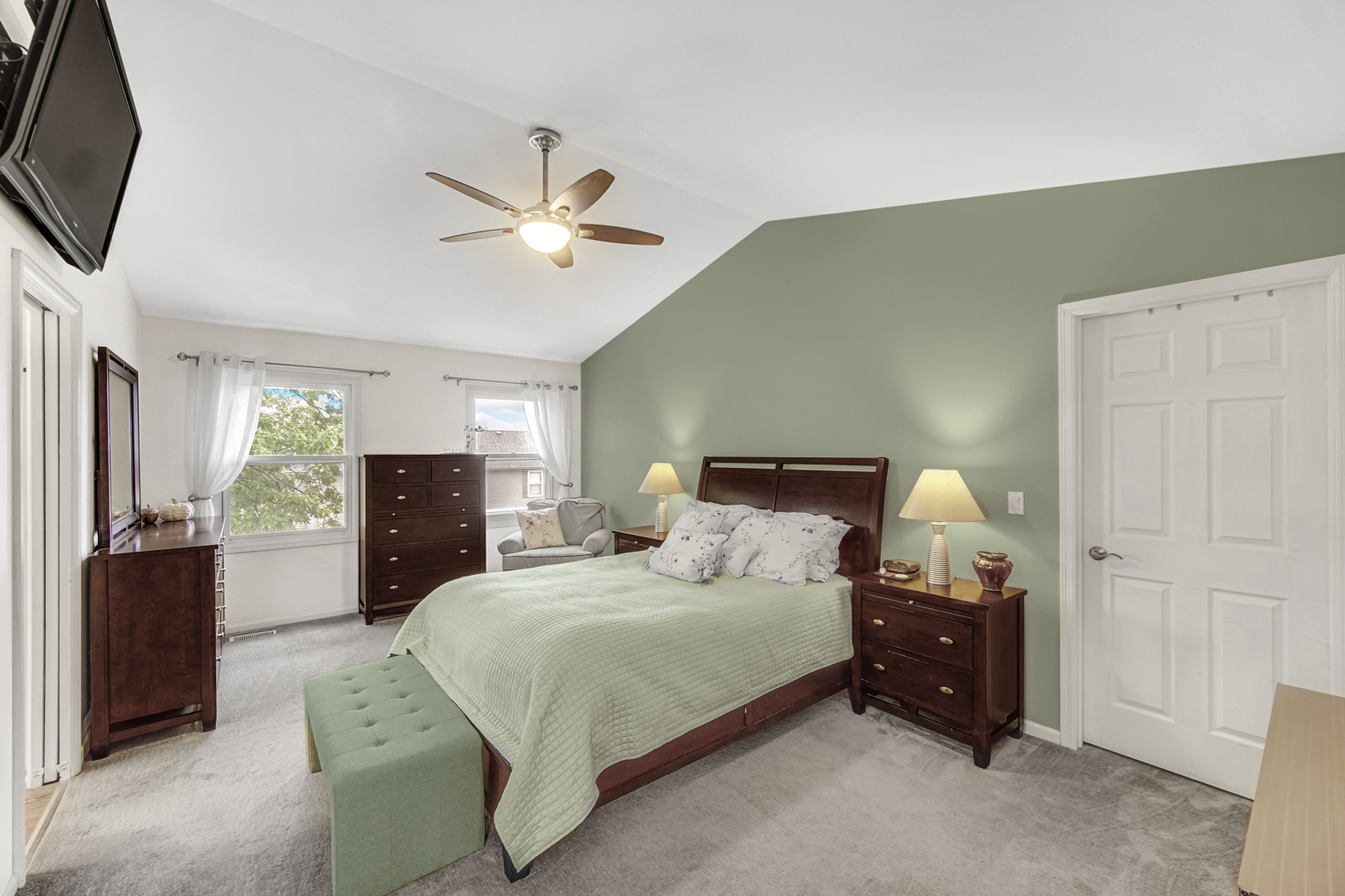 35 CHARLES Court, Vernon Hills, IL 60061