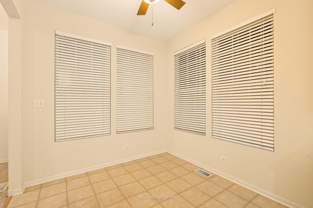 1463 Yellowstone Drive, Streamwood, IL 60107