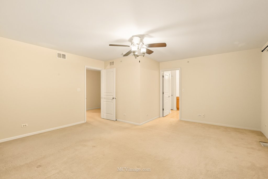 1463 Yellowstone Drive, Streamwood, IL 60107