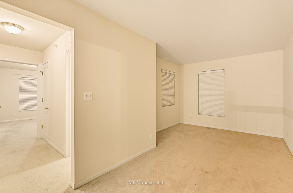 1463 Yellowstone Drive, Streamwood, IL 60107