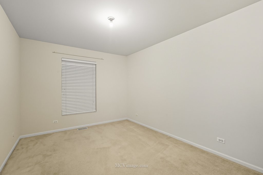 1463 Yellowstone Drive, Streamwood, IL 60107