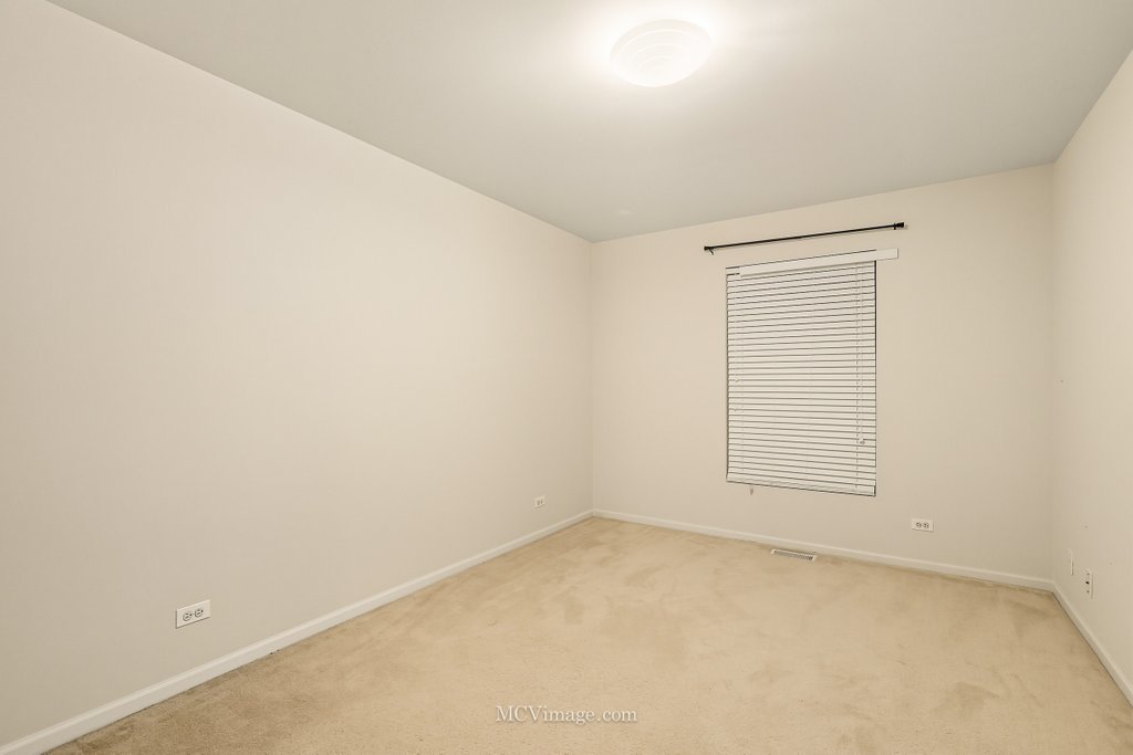 1463 Yellowstone Drive, Streamwood, IL 60107