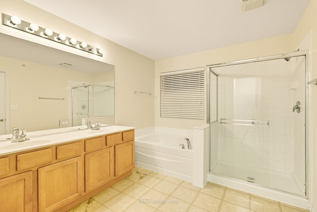 1463 Yellowstone Drive, Streamwood, IL 60107