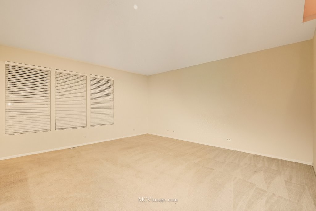 1463 Yellowstone Drive, Streamwood, IL 60107