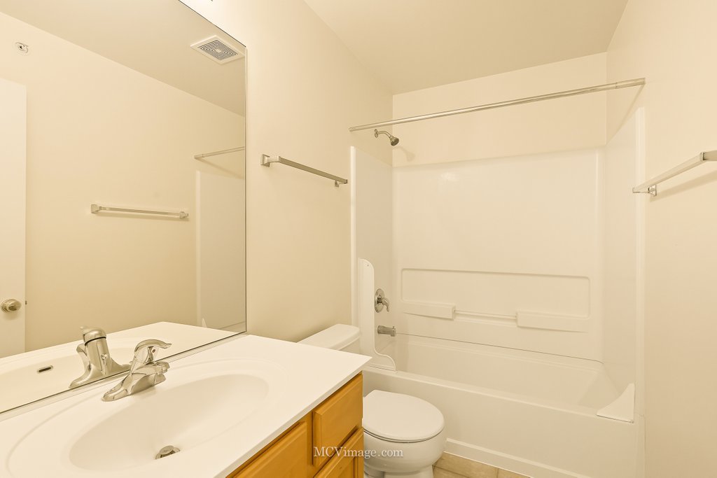 1463 Yellowstone Drive, Streamwood, IL 60107