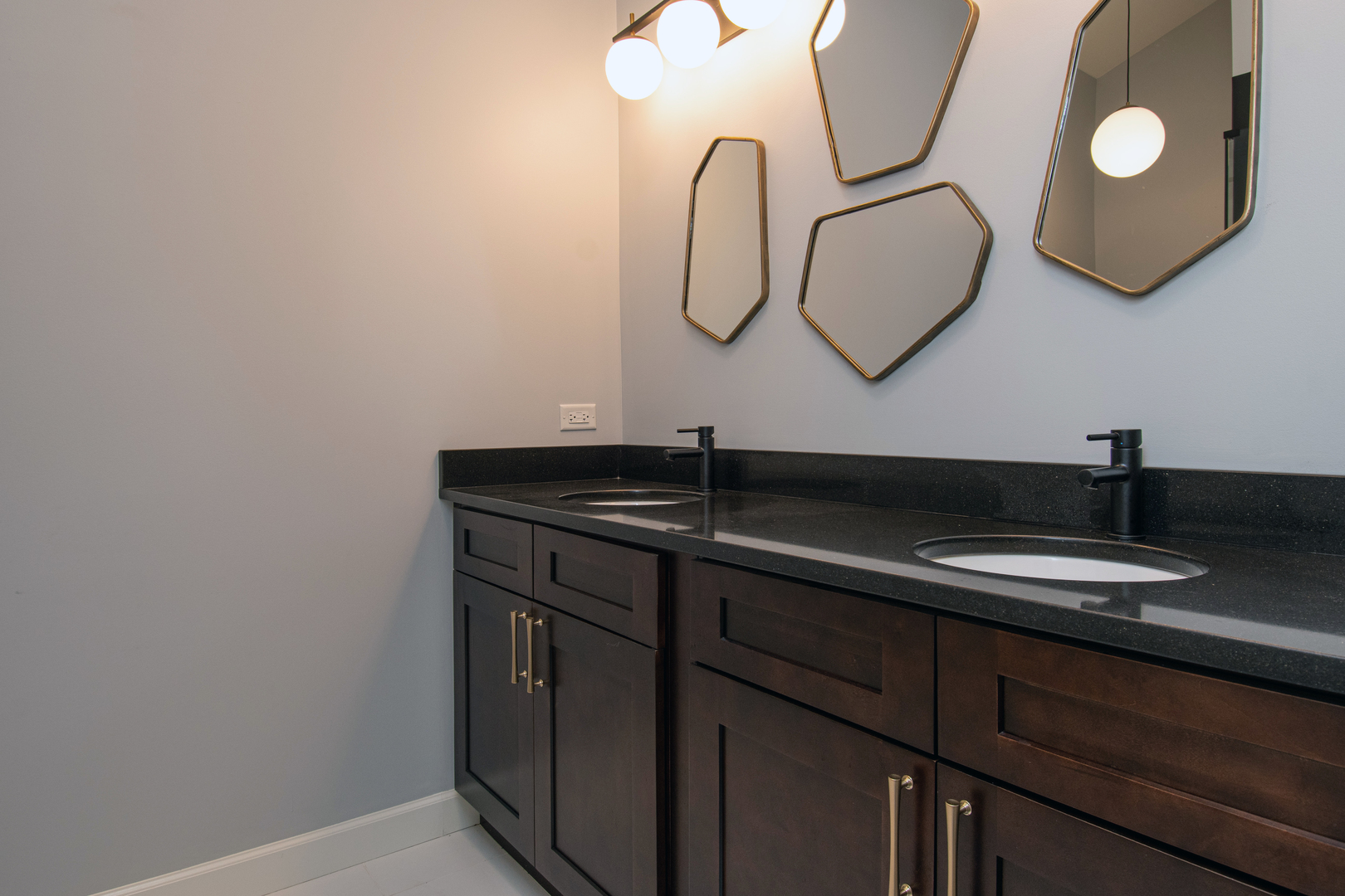 2224 Ferry Road #C103, Naperville, IL 60563