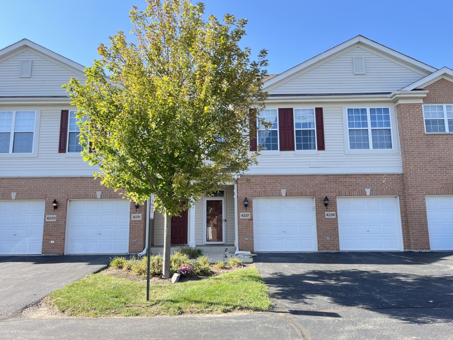 4237 Savoy Lane #4237, McHenry, IL 60050