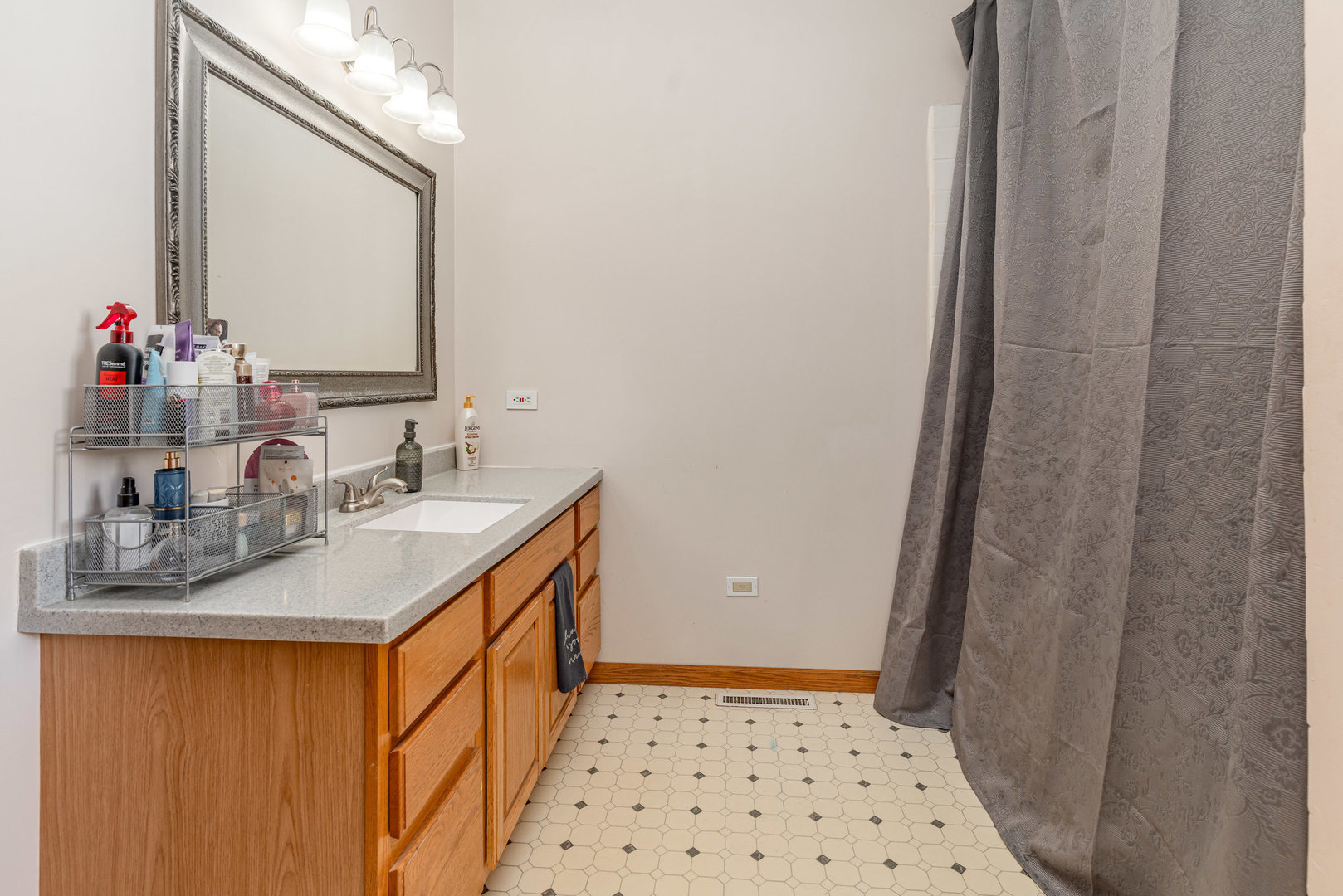 2528 Silver Rock Drive, Crest Hill, IL 60403