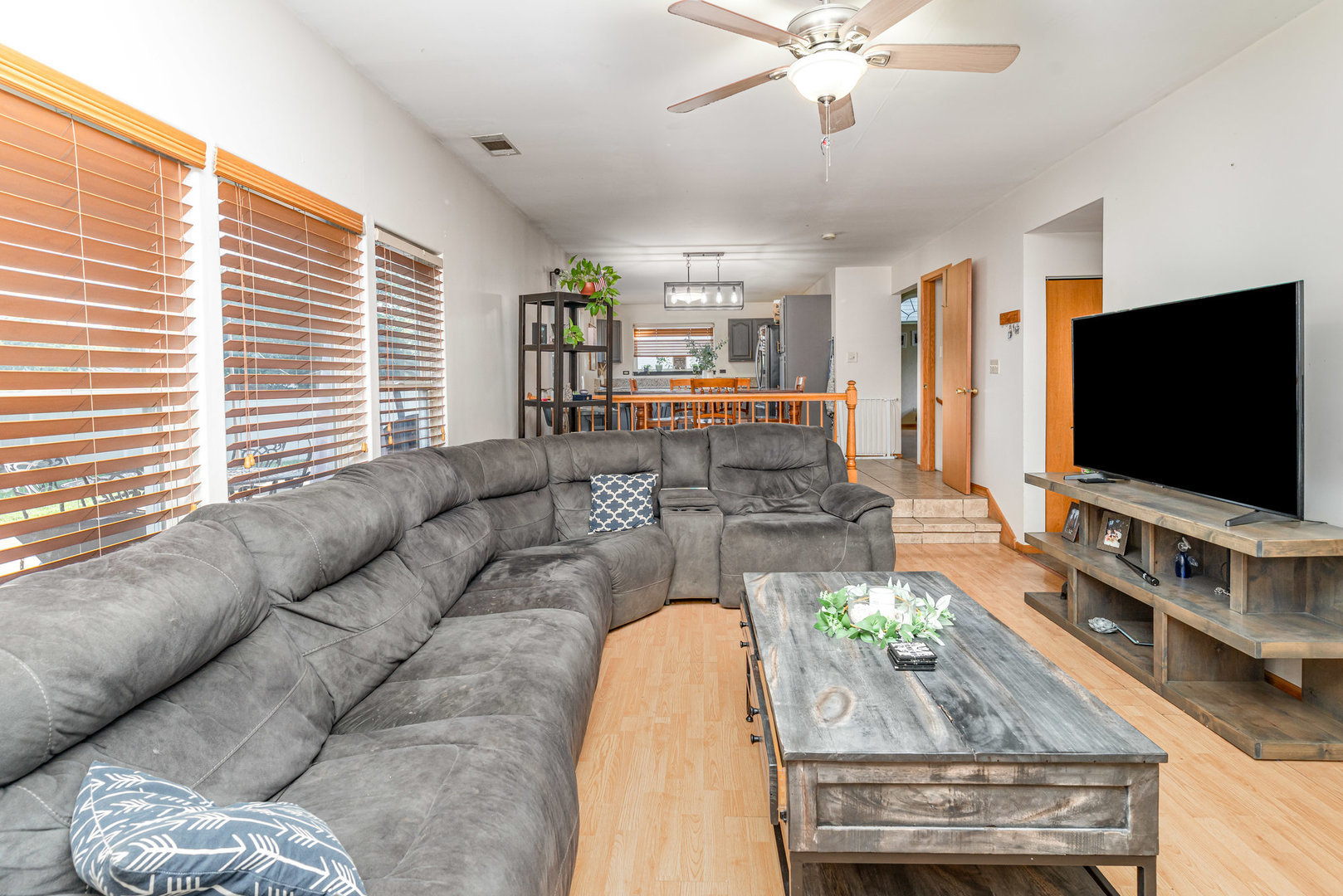 2528 Silver Rock Drive, Crest Hill, IL 60403