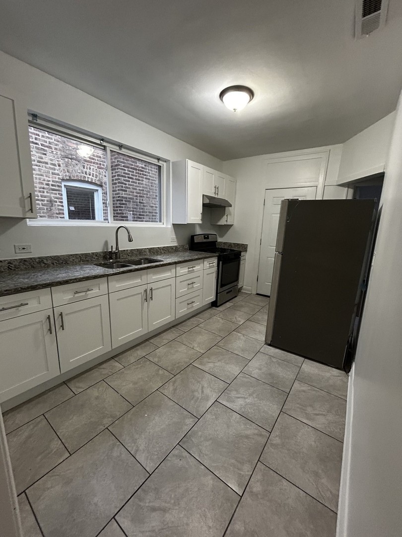 7821 S Winchester Avenue #3, Chicago, IL 60620