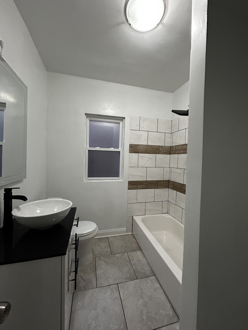 7821 S Winchester Avenue #3, Chicago, IL 60620