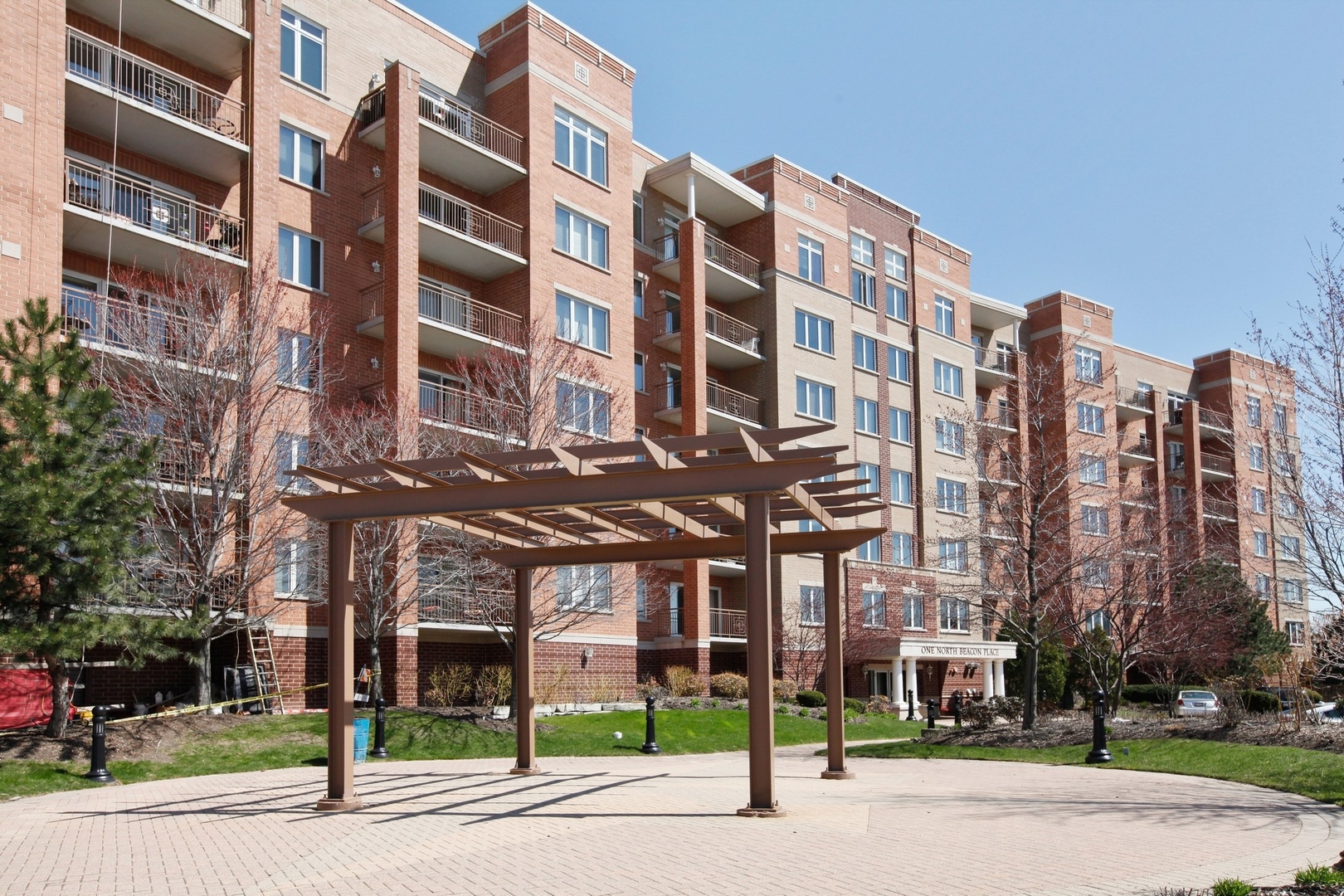 1 N Beacon Place #305, La Grange, IL 60525