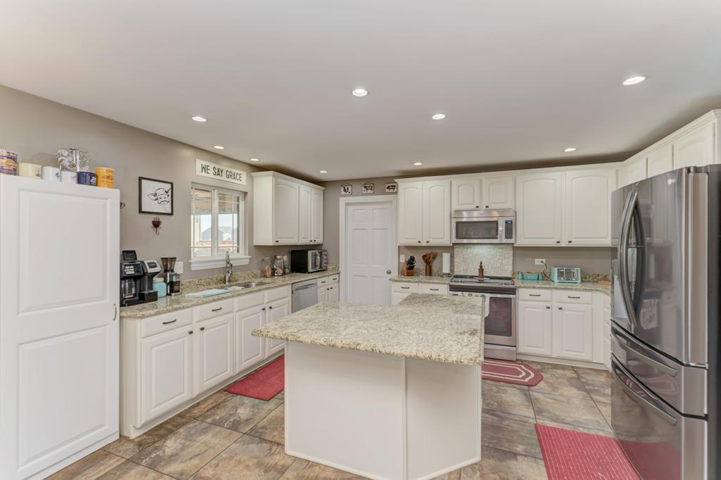 500 E Barber Drive, Coal City, IL 60416