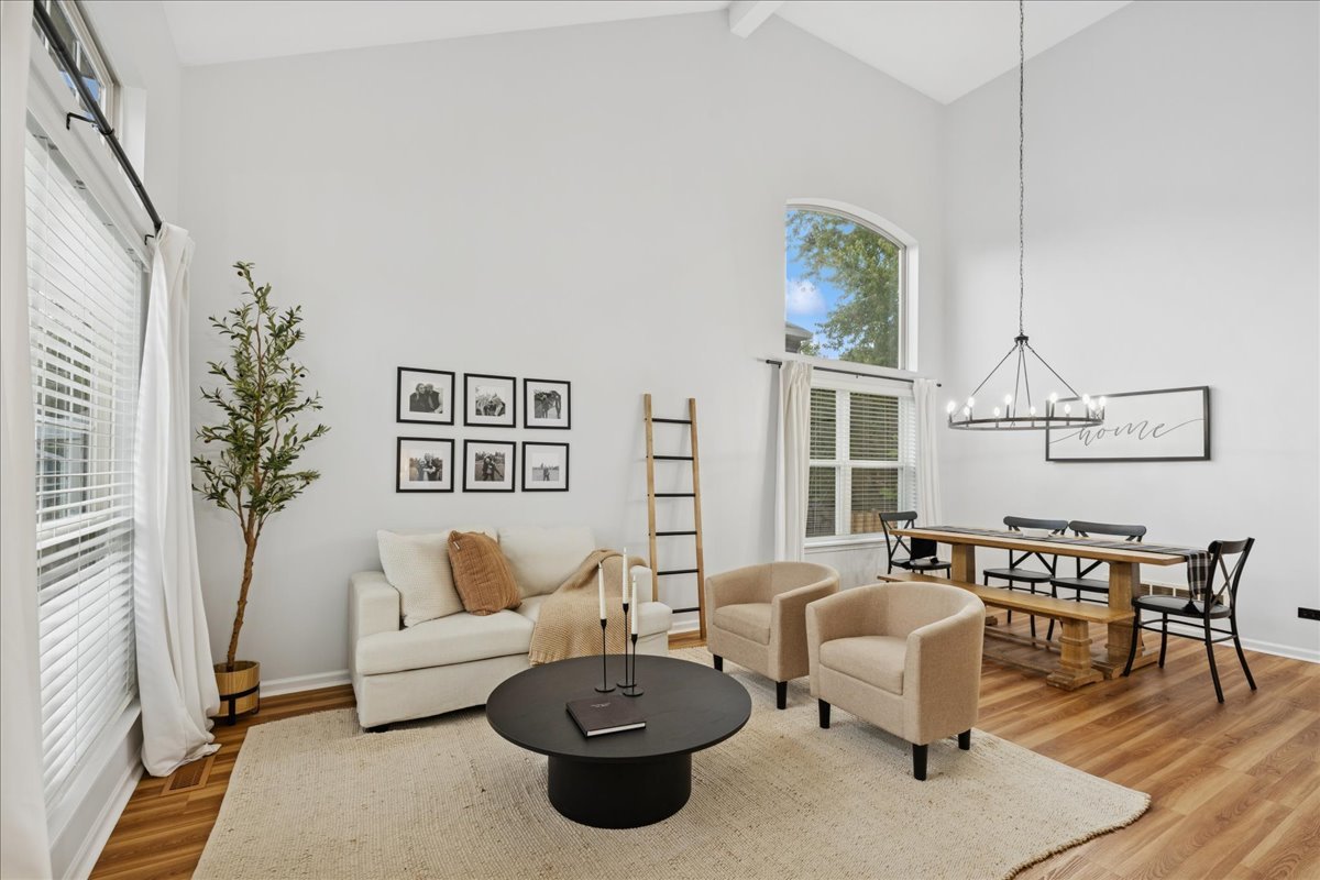 206 Cool Stone Bend, Lake In The Hills, IL 60156