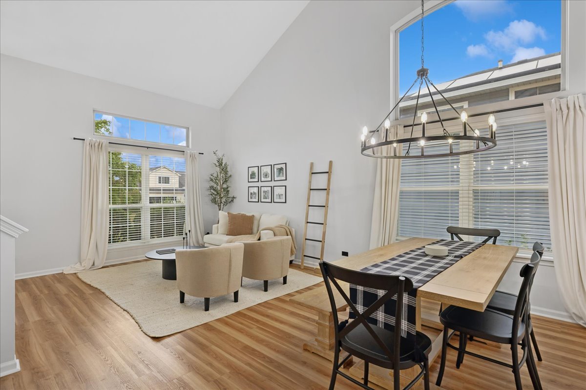 206 Cool Stone Bend, Lake In The Hills, IL 60156