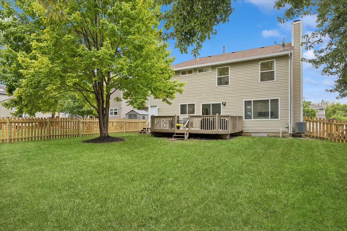 206 Cool Stone Bend, Lake In The Hills, IL 60156