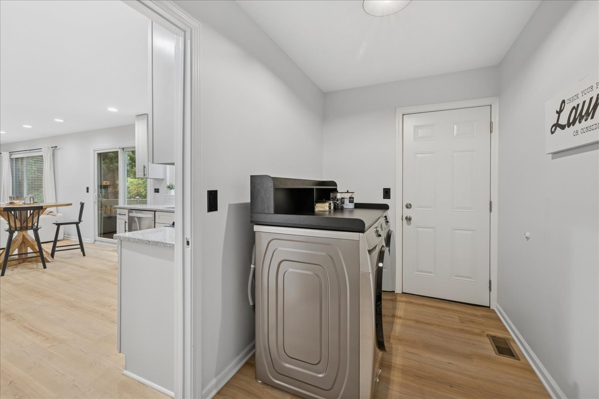 206 Cool Stone Bend, Lake In The Hills, IL 60156