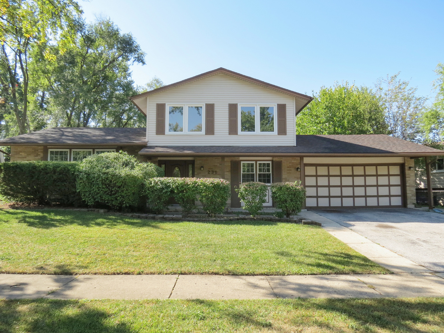 231 Charlotte Lane, Bolingbrook, IL 60440