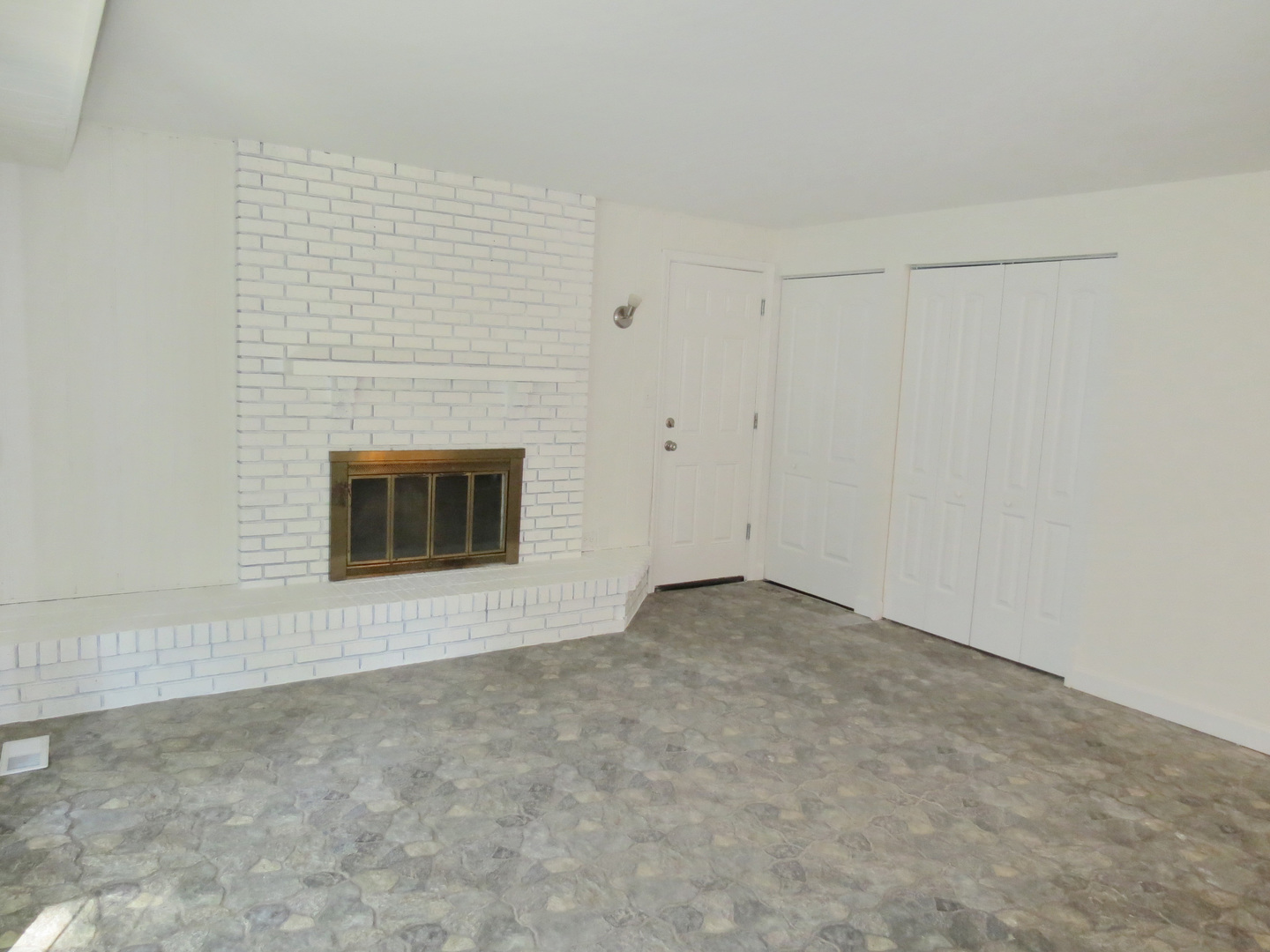 231 Charlotte Lane, Bolingbrook, IL 60440