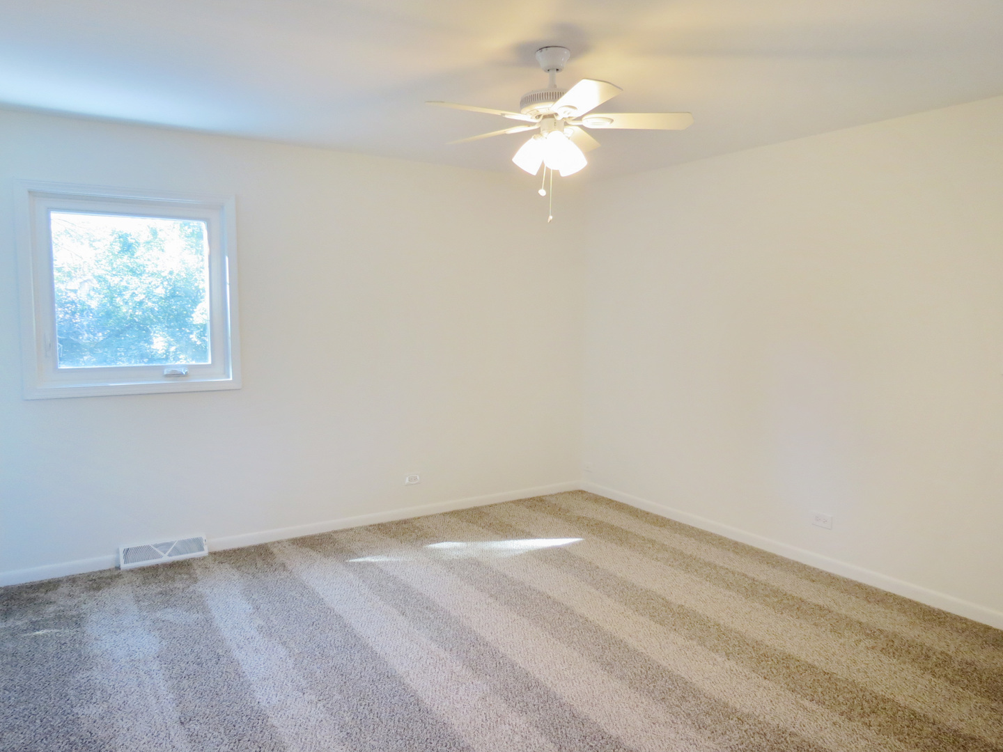 231 Charlotte Lane, Bolingbrook, IL 60440