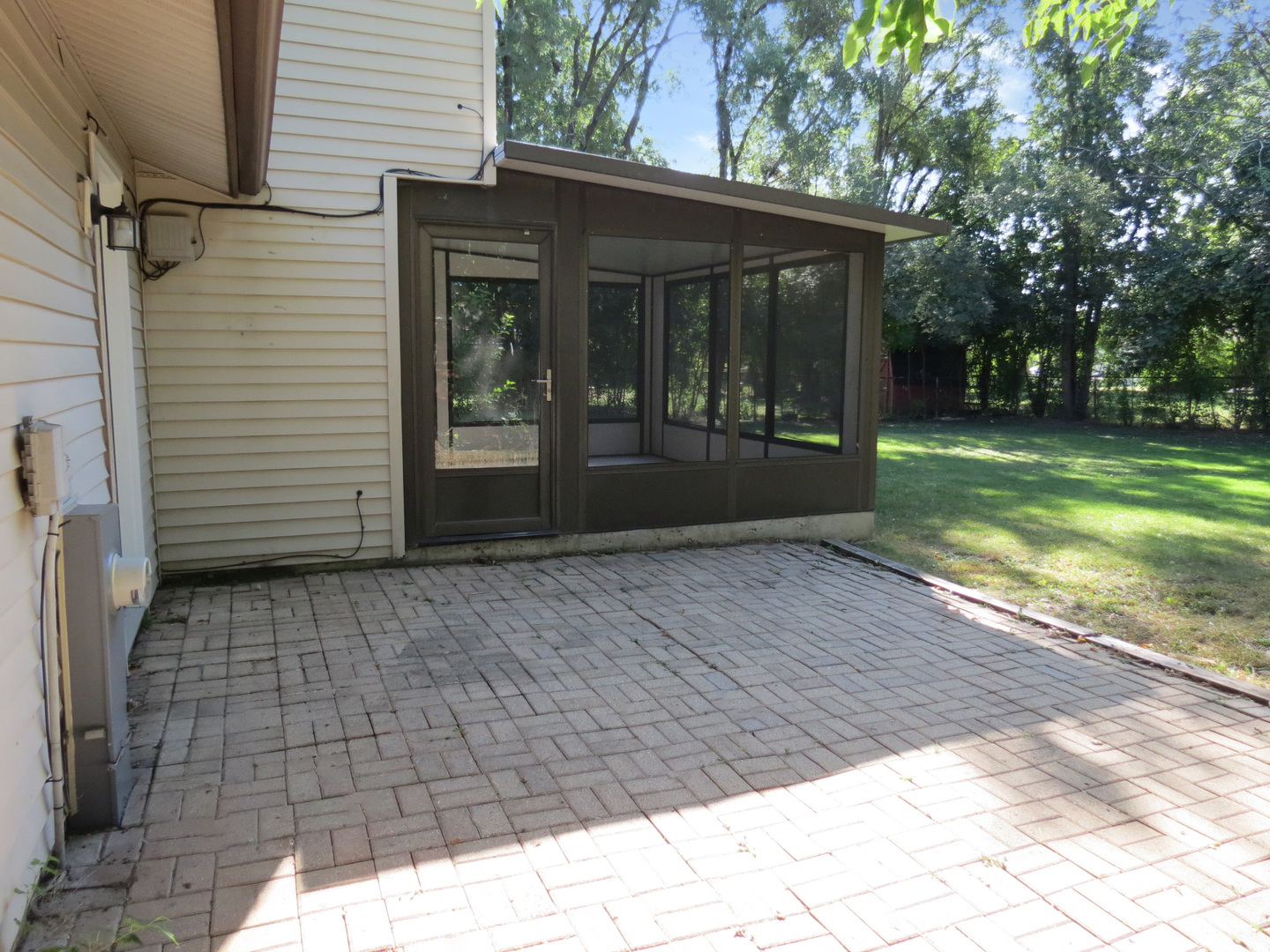 231 Charlotte Lane, Bolingbrook, IL 60440