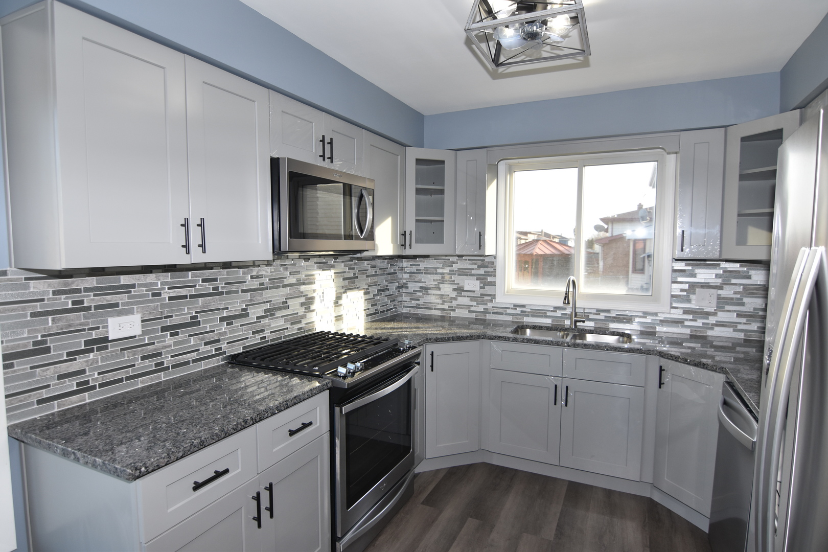 16701 Clyde Avenue, South Holland, IL 60473