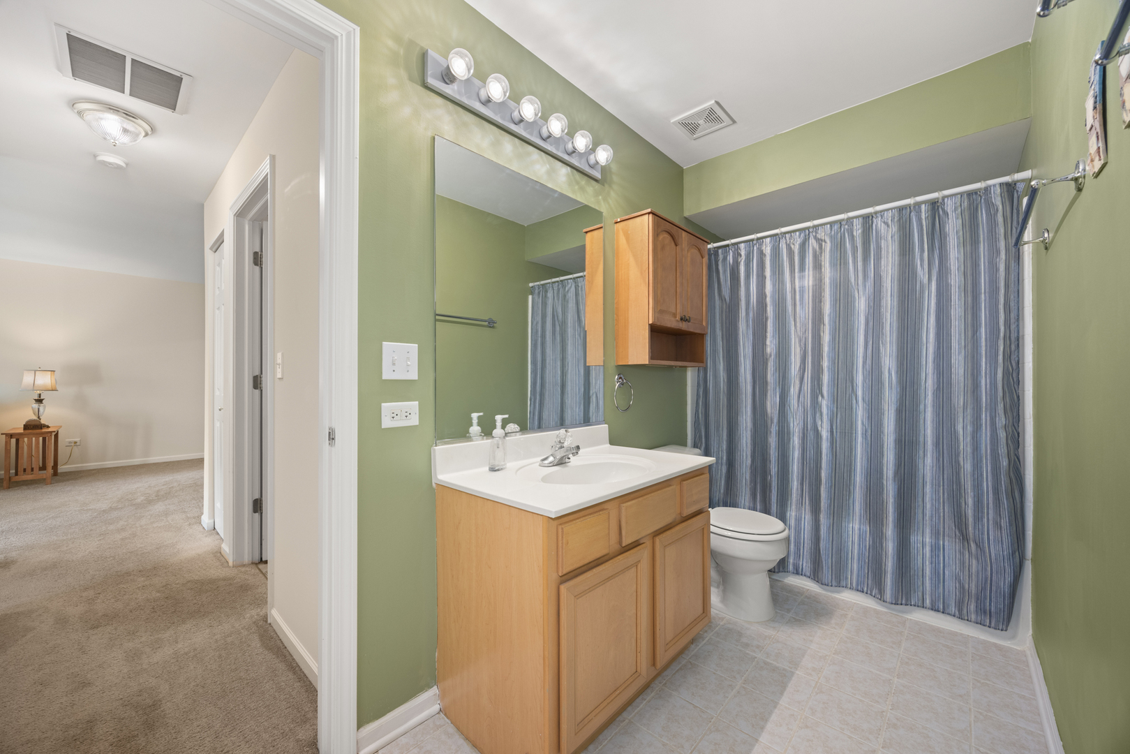 55 Samuel Drive, Streamwood, IL 60107