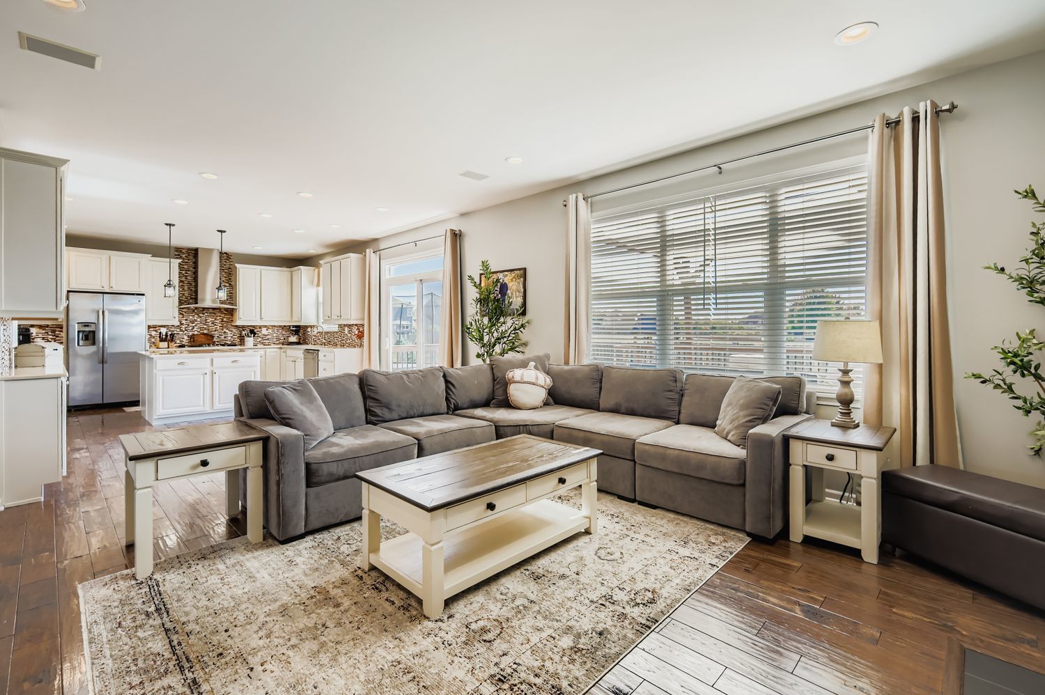 1987 Sagebrook Drive, South Elgin, IL 60177